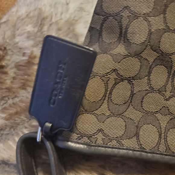 Authentic Coach Cross Body Bag - Picture 3 of 5